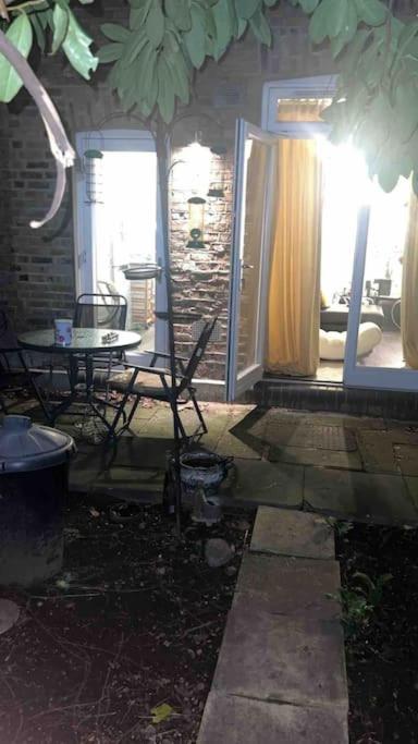 Deluxe Garden Apartment London Eksteriør billede